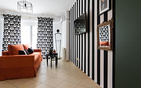 Athenian Stylish 2 Bdrm Apartment
